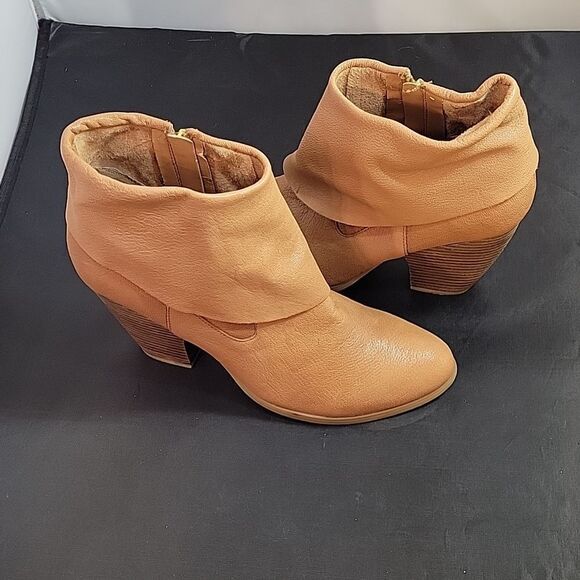 NINE WEST WOMEN"S POINTED TOE BLOCK HEEL SIDE ZIPPER CLOSURE ANKLE BOOT - Picture 8 of 13